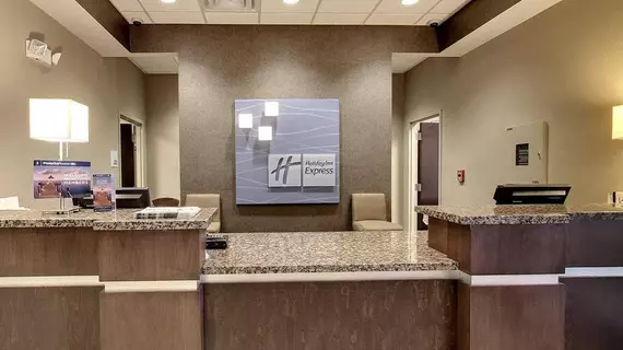 Holiday Inn Express & Suites - Cleveland Northwest | Tennessee - Chattanooga (ve civarı) - Cleveland