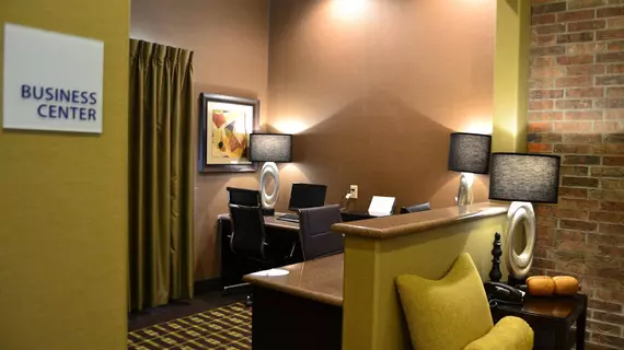 Holiday Inn Express and Suites Heber Springs | Arkansas - Heber Springs