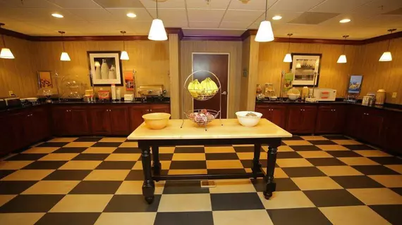 Hampton Inn & Suites at Colonial TownPark | Florida - Lake Mary