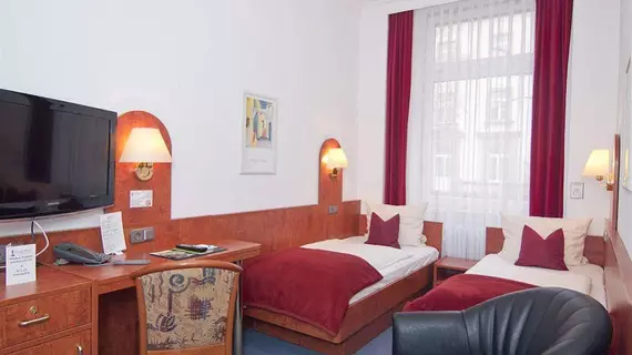 Hotel West an der Bockenheimer Warte | Hessen - Frankfurt (ve civarı) - Frankfurt