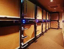 Capsule Hotel Anshin Oyado Shinbashi | Tokyo (ve civarı) - Minato - Shinbashi