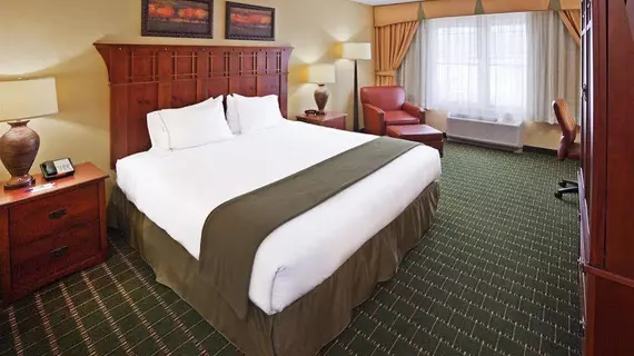 The Q Hotel & Suites | Missouri - Springfield (ve civarı) - Springfield