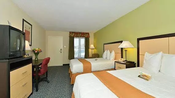 Red Roof Inn & Suites Addison | Teksas - Dallas (ve civarı) - Addison