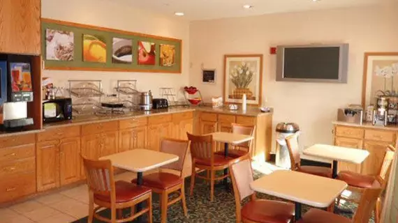 Fairfield Inn & Suites Kansas City North Near Worlds of Fun | Missouri - Kansas City (ve civarı) - Kansas