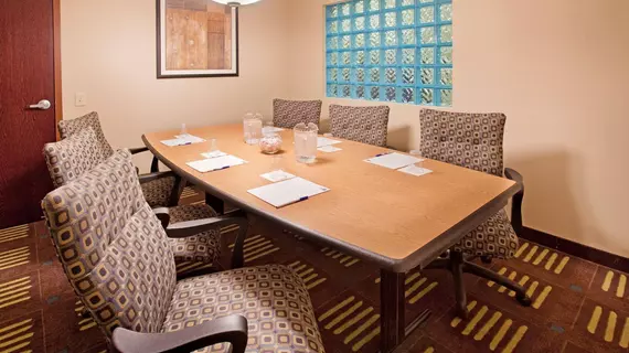 HOLIDAY INN EXPRESS & SUITES S | Missouri - St. Louis (ve civarı) - St. Charles