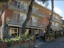 Hotel Ambassador | Liguria - Savona (il) - Laigueglia