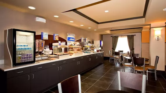 Holiday Inn Express Newton | Kansas - Wichita (ve civarı) - Newton