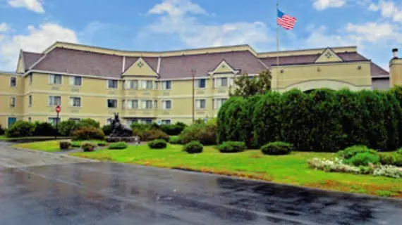 Black Bear Inn Conference Center and Suites | Maine - Bangor (ve civarı) - Orono