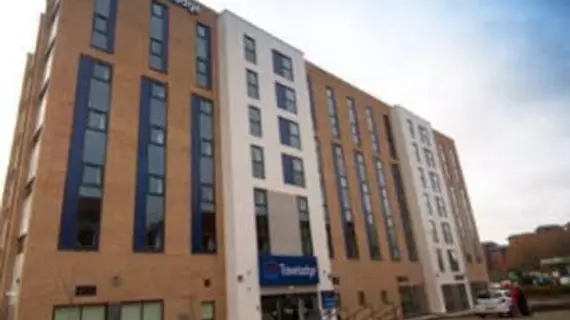 Travelodge Manchester Salford Quays | Manchester (ve civarı) - Salford