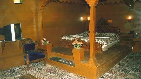 Hotel Zahgeer Continental | Cammu ve Keşmir - Srinagar (ve civarı) - Srinagar - Nishat-Shalimar