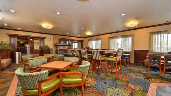 Holiday Inn Express Portland SE - Clackamas Area | Oregon - Portland (ve civarı) - Gladstone