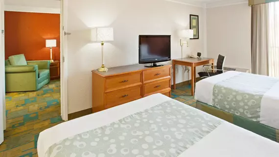 La Quinta Inn & Suites Nashville Airport/Opryland | Tennessee - Nashville-Davidson - Nashville (ve civarı) - Nashville - Opryland - Donelson