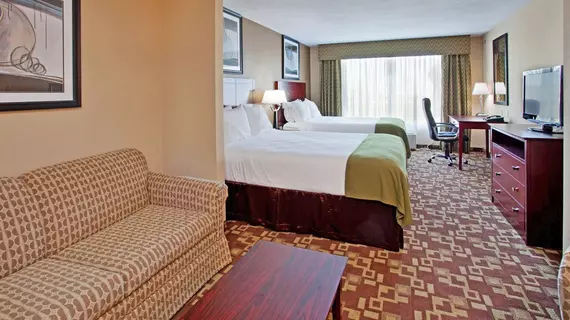 HOLIDAY INN EXPRESS & SUITES S | Missouri - St. Louis (ve civarı) - St. Charles