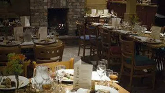 Charlemont Arms Hotel | Kuzey İrlanda - Armagh (ilçe) - Armagh