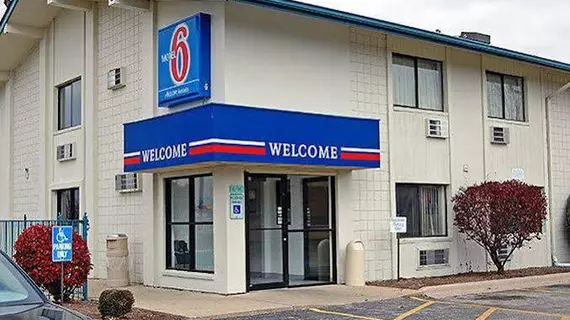 Motel 6 Normal - Bloomington Area | İllinois - Bloomington (ve civarı) - Normal