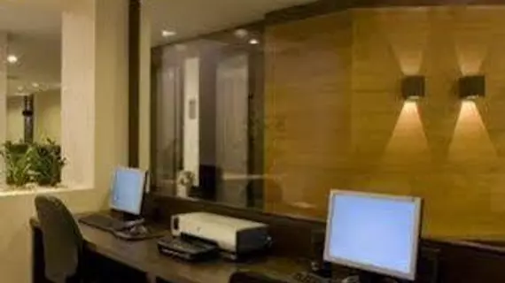 Hotel Deville Business Curitiba | South Region - Parana (eyaleti) - Curitiba (ve civarı) - Curitiba - Matriz