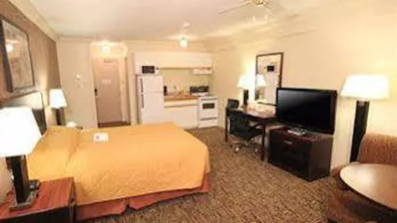 QUALITY INN & SUITES | Alberta - High Level