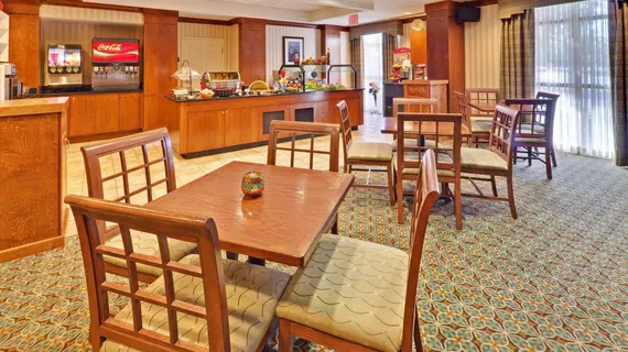 Staybridge Suites Memphis - Poplar Ave East | Tennessee - Memphis (ve civarı) - Memphis - White İstasyonu