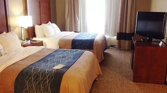 Comfort Inn & Suites Pittsburg | Kansas - Pittsburg (ve civarı) - Frontenac