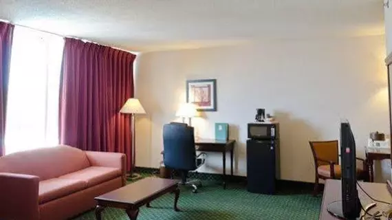 Quality Inn & Suites Laurel | Maryland - Baltimore (ve civarı) - Laurel