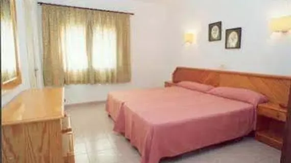 Hostal Roca | Balearic Adaları - İbiza Adası - Sant Antoni de Portmany - West End