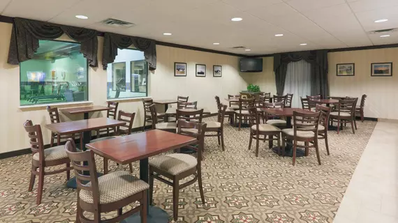 Holiday Inn Express Greensburg | Indiana - Greensburg (ve civarı) - Greensburg