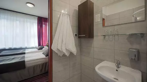 Hotel Delta | Küçük Polonya Voyvodalığı - Krakow (ve civarı) - Krakow