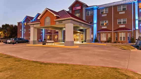 Comfort Suites North/Galleria | Teksas - Dallas (ve civarı) - Dallas - Addison - Galleria