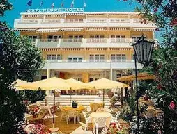 Cap Nègre Hôtel | Provence - Alpes - Cote d'Azur - Var - Toulon - Hyeres (ve civarı) - Le Lavandou - Cavaliere - Cavaliere Plajı