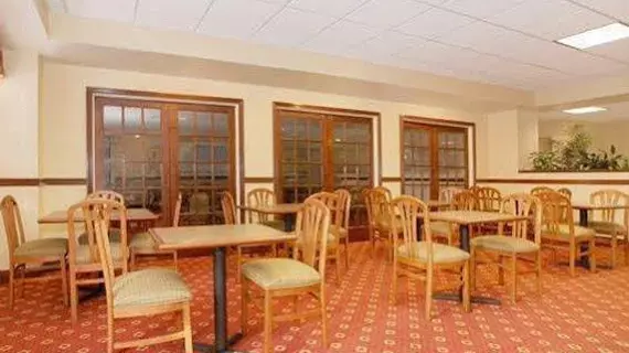 Comfort Suites Jeffersonville | Indiana - Jeffersonville - Clarksville (ve civarı) - Jeffersonville