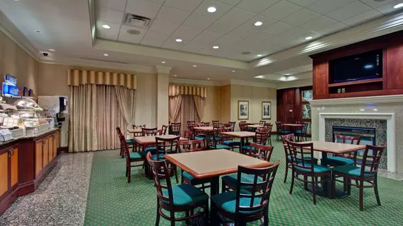 Holiday Inn Express Hotel & Suites Milton | Ontario - Milton