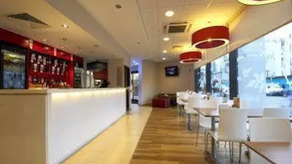 Travelodge Manchester Upper Brooks Street | Manchester (ve civarı) - Manchester Kent Merkezi - Chorlton-on-Medlock