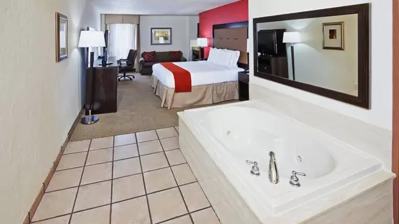 Holiday Inn Express Hotel & Suites Oklahoma City - Penn Square | Oklahoma - Oklahoma City (ve civarı) - Oklahoma