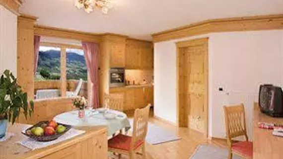 Hotel Gerstl | Trentino-Alto Adige - Güney Tirol (il) - Malles Venosta - Slingia