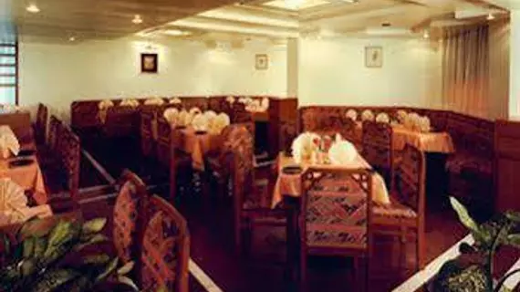 Hotel Ashish Plaza | Maharaştra - Pune Bölgesi - Pune - Shivajinagar