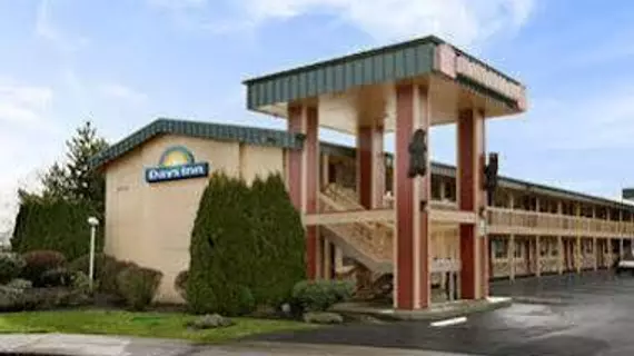 Days Inn Black Bear | Oregon - Salem (ve civarı) - Salem