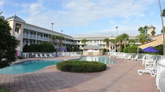 Clarion Suites Maingate | Florida