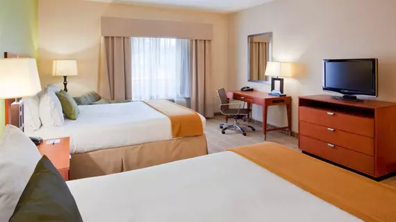 Holiday Inn Express Hotel & Suites Westfield | Massachusetts - Springfield (ve civarı) - Westfield