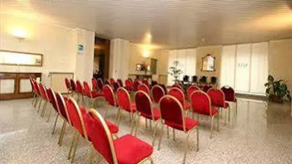 Hotel Ritz | Piedmont - Turin (ve civarı) - Chivasso