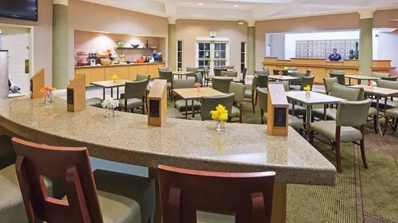 La Quinta Inn & Suites Shreveport Airport | Louisiana - Bossier Parish - Shreveport (ve civarı) - Shreveport