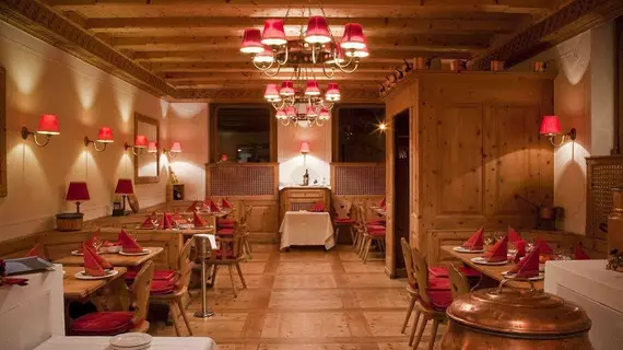 Hotel Bernina 1865 | Maloja District - Graubuenden - Samedan