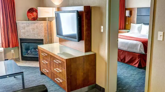 Radisson Hotel & Suites Fort McMurray | Alberta - Fort McMurray