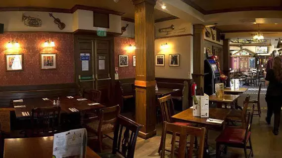 The Globe Inn | İskoçya - Aberdeenshire (kontluk) - Aberdeen (ve civarı) - Aberdeen - Central Aberdeen