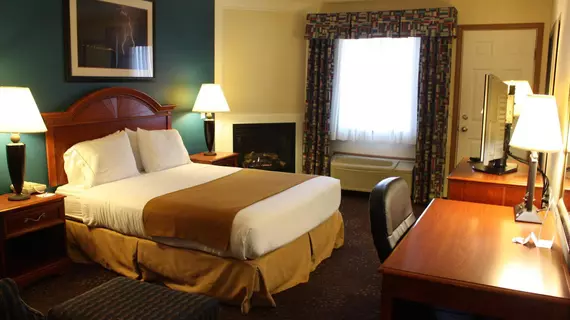 Holiday Inn Express Mackinaw City | Michigan - Mackinaw City