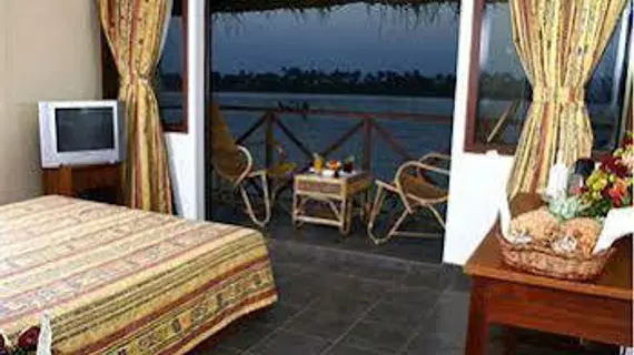 Emarald Pristine Island Floating Resort | Kerala - Ernakulam Bölgesi - Koşin (ve civarı) - Cherthala - Kuthiathode