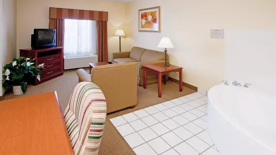 Holiday Inn Express & Suites - Muncie | Indiana - Muncie (ve civarı) - Muncie