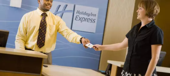 Holiday Inn Express Hotel & Suites Alexandria - Fort Belvoir | Virginia - İskenderiye - Belle Haven