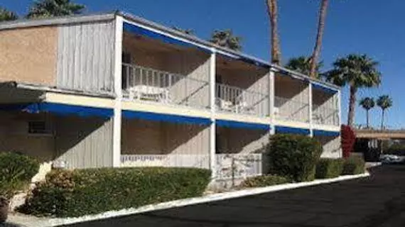 Travelodge Palm Springs | Kaliforniya - Imperial County - Palm Springs (ve civarı) - Palm Springs