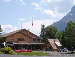 Douglas Fir Resort & Chalets | Alberta - Banff