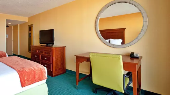 Holiday Inn Express Hotel & Suites Virginia Beach Oceanfront | Virginia - Norfolk - Virginia Beach (ve civarı) - Virginia Beach